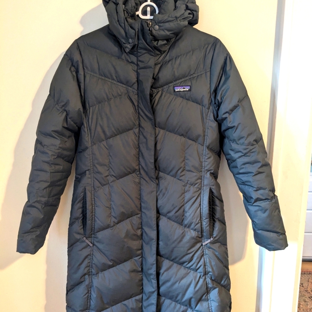 Patagonia women's Down With it Parka forge grey
